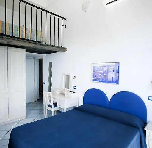 Ξενοδοχείο Iulia 3*