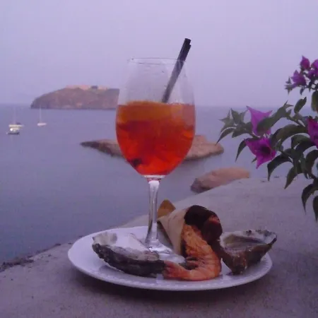 Iulia Otel Ventotene