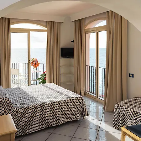 Iulia Hotel Ventotene