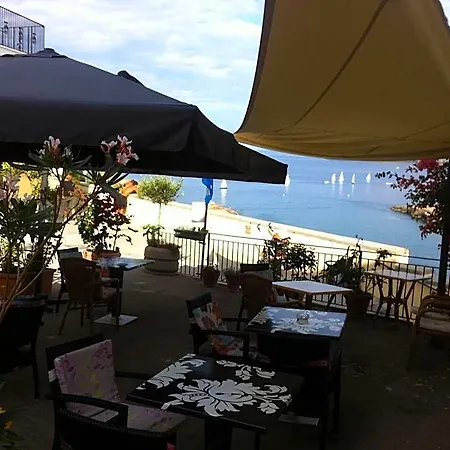 Otel Iulia 3*